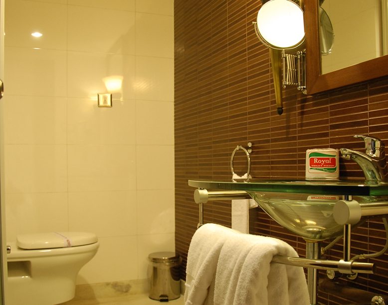 En-suite bathroom