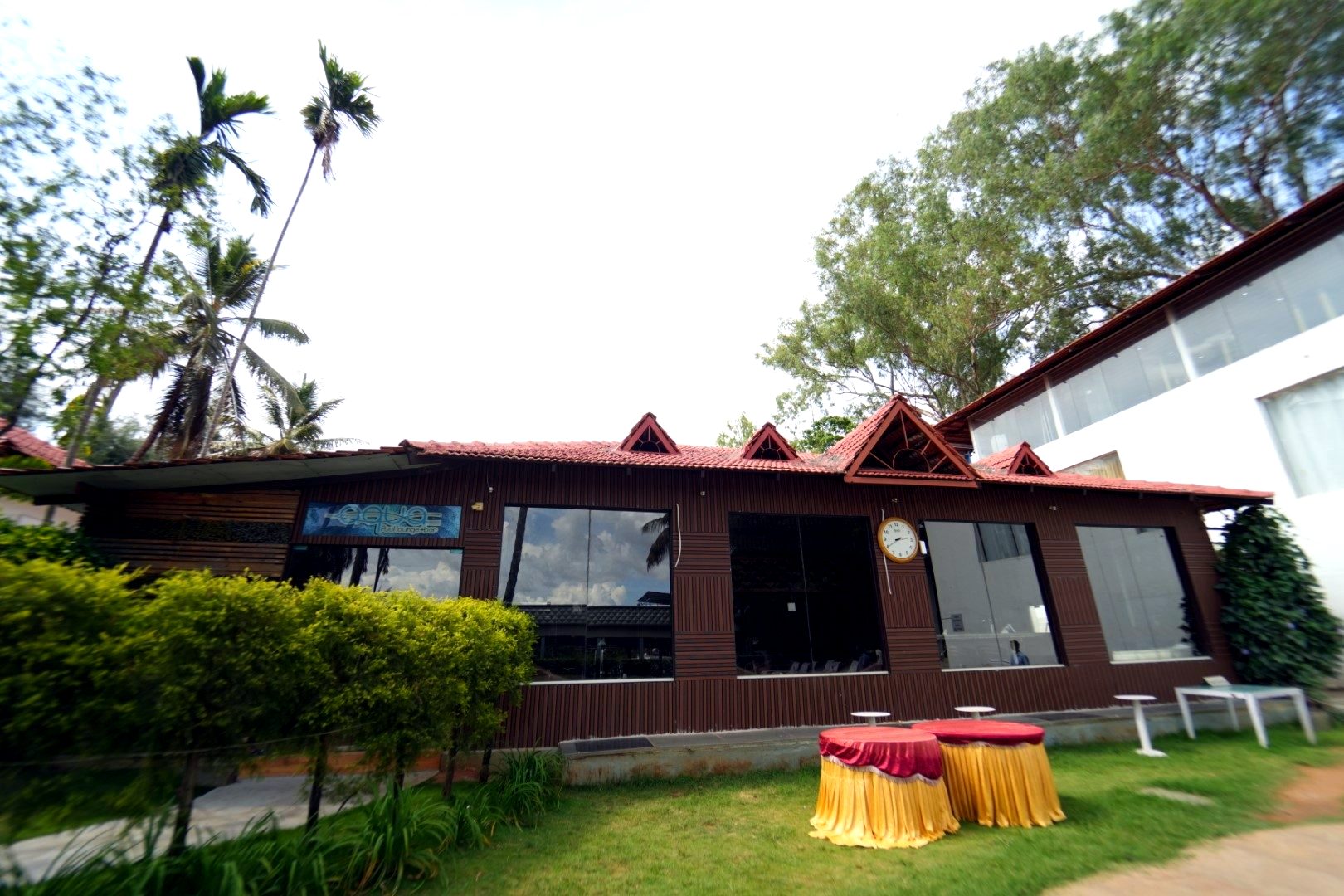Aqua Bar building exterior